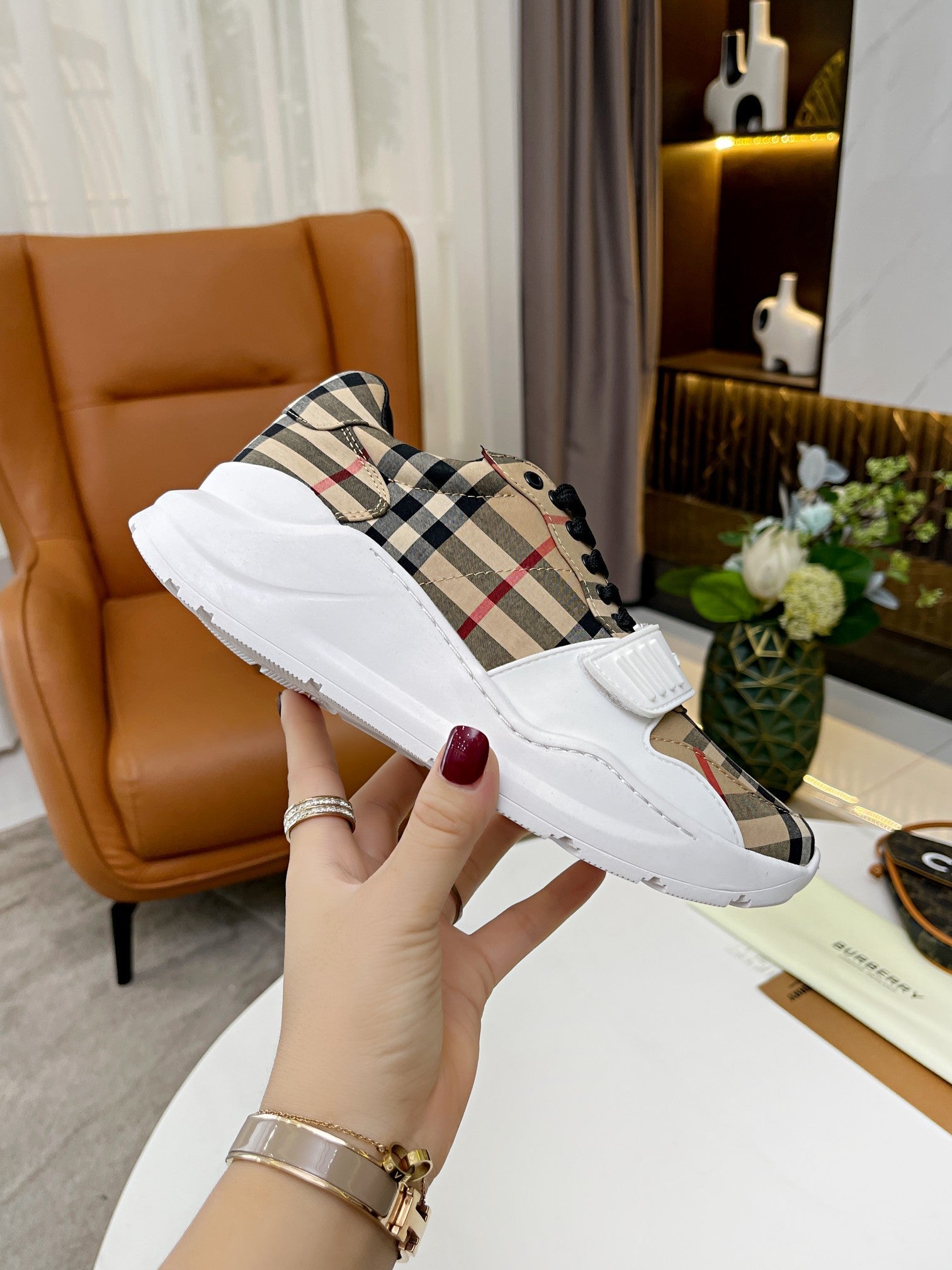 BB - Sneakers (2 Colours Available)