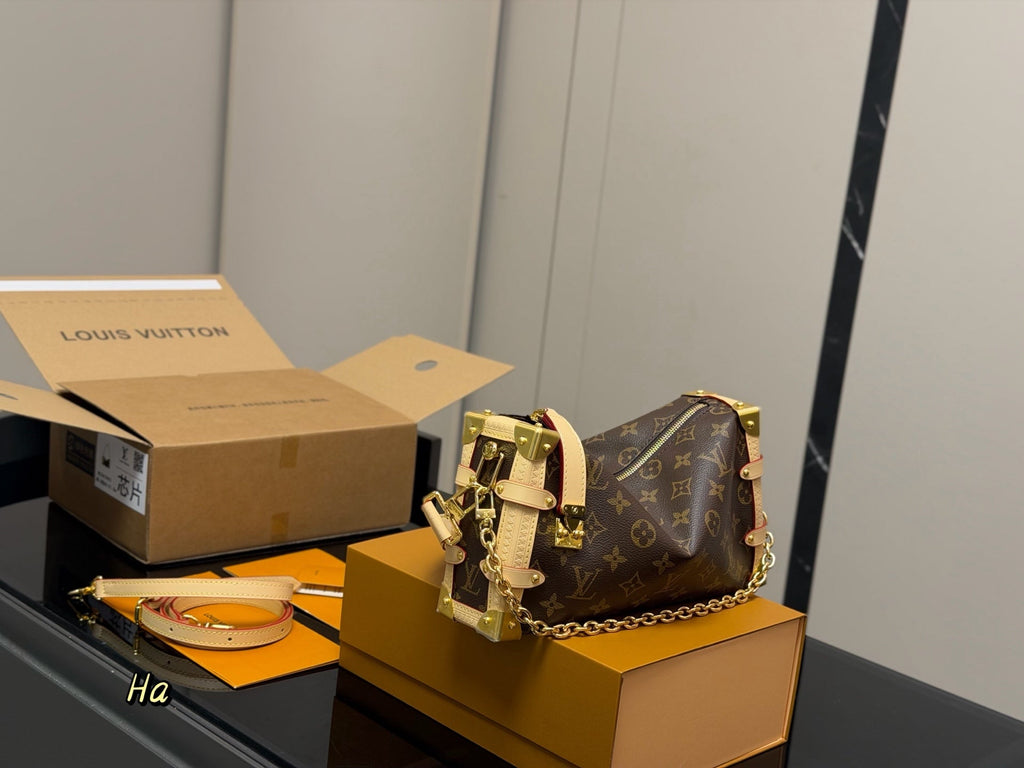High-End Women's Fashion Handbags-24