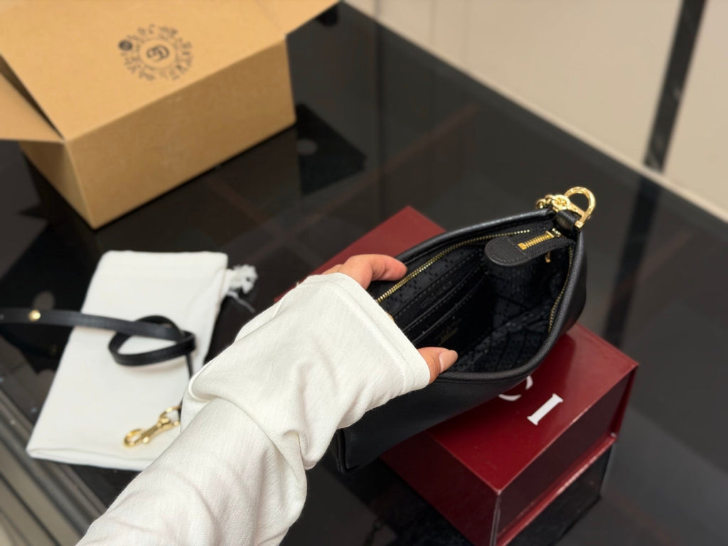 High-End Women's Fashion Handbags-19