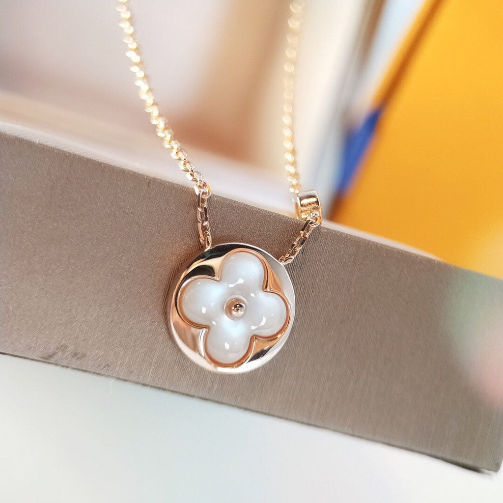 High-Quality Mother-of-Pearl and Diamond Necklace