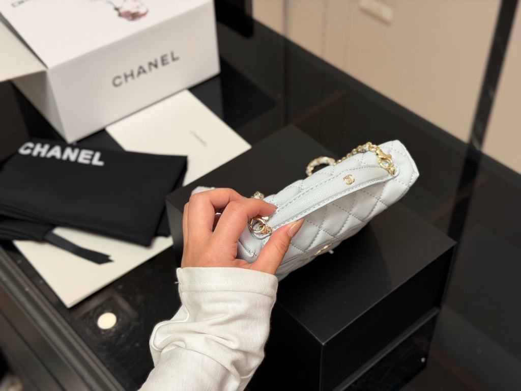 High-End Women's Fashion Handbags-28