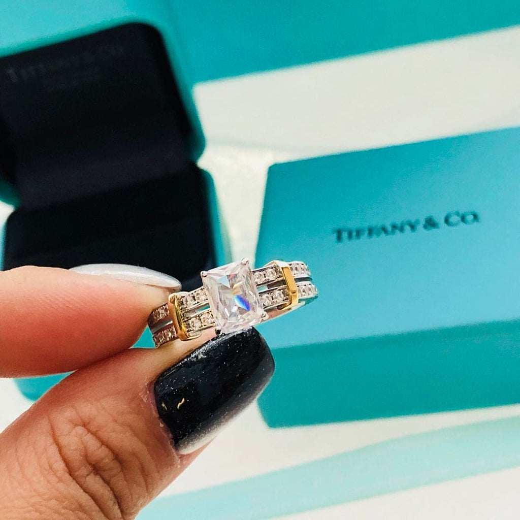 18K T Diamonds Ring