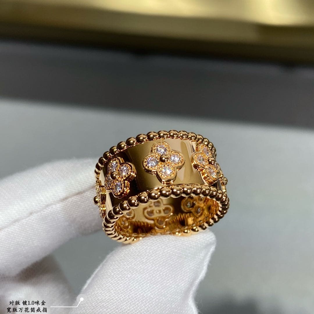 18K Rose Gold Perlée Clovers Ring