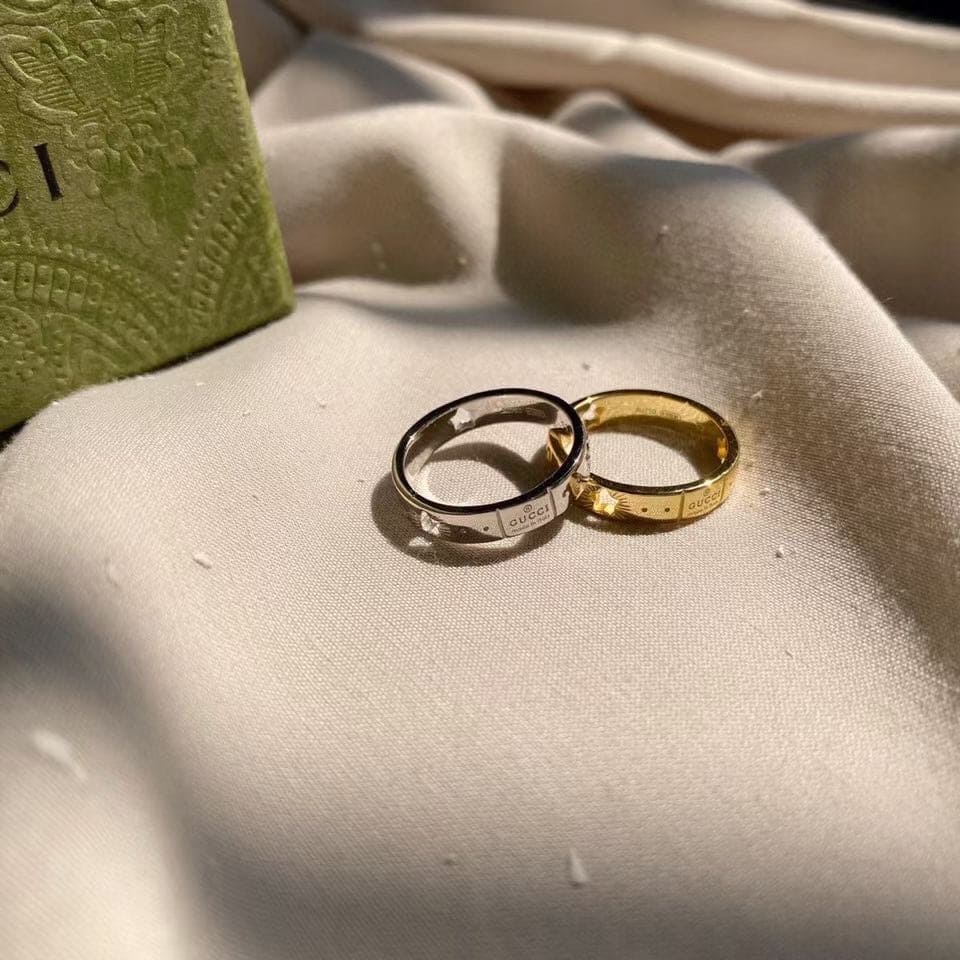 18K GG White Gold Ring