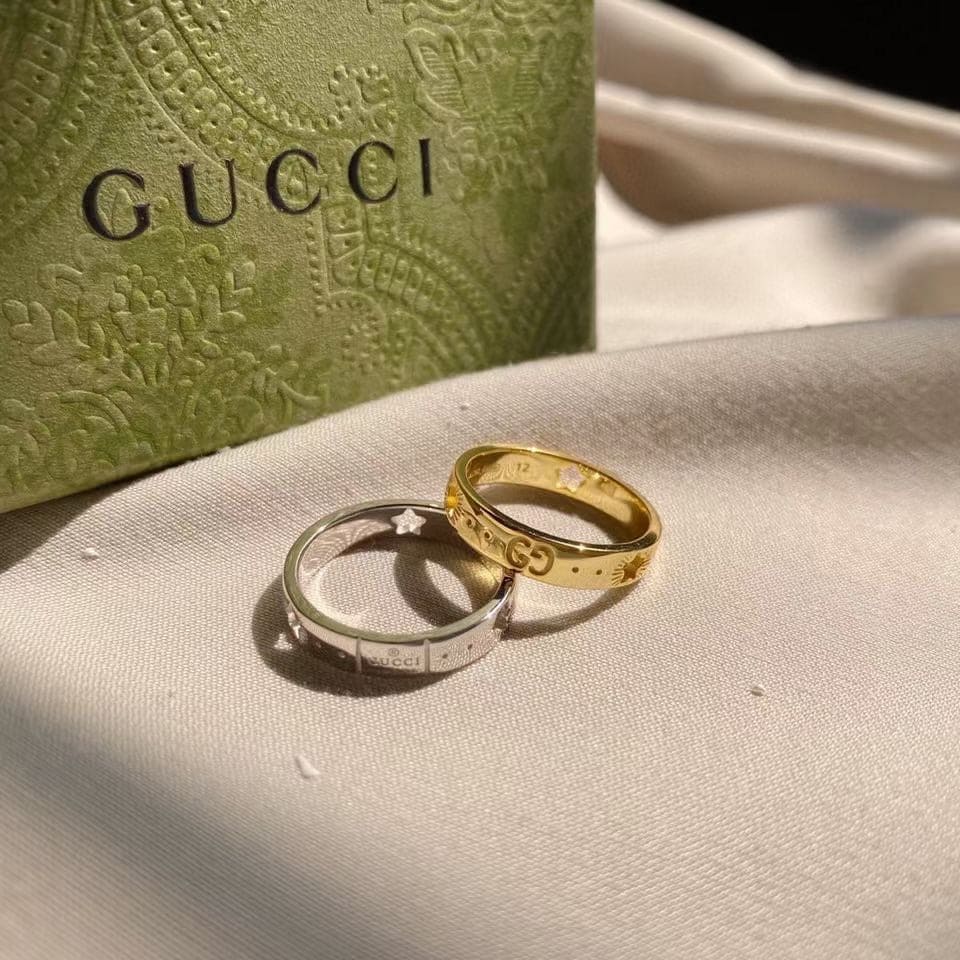 18K GG White Gold Ring
