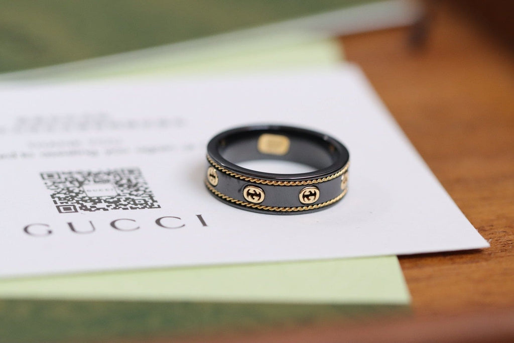 18K GG Interlocking G Icon Black Corundum Ring