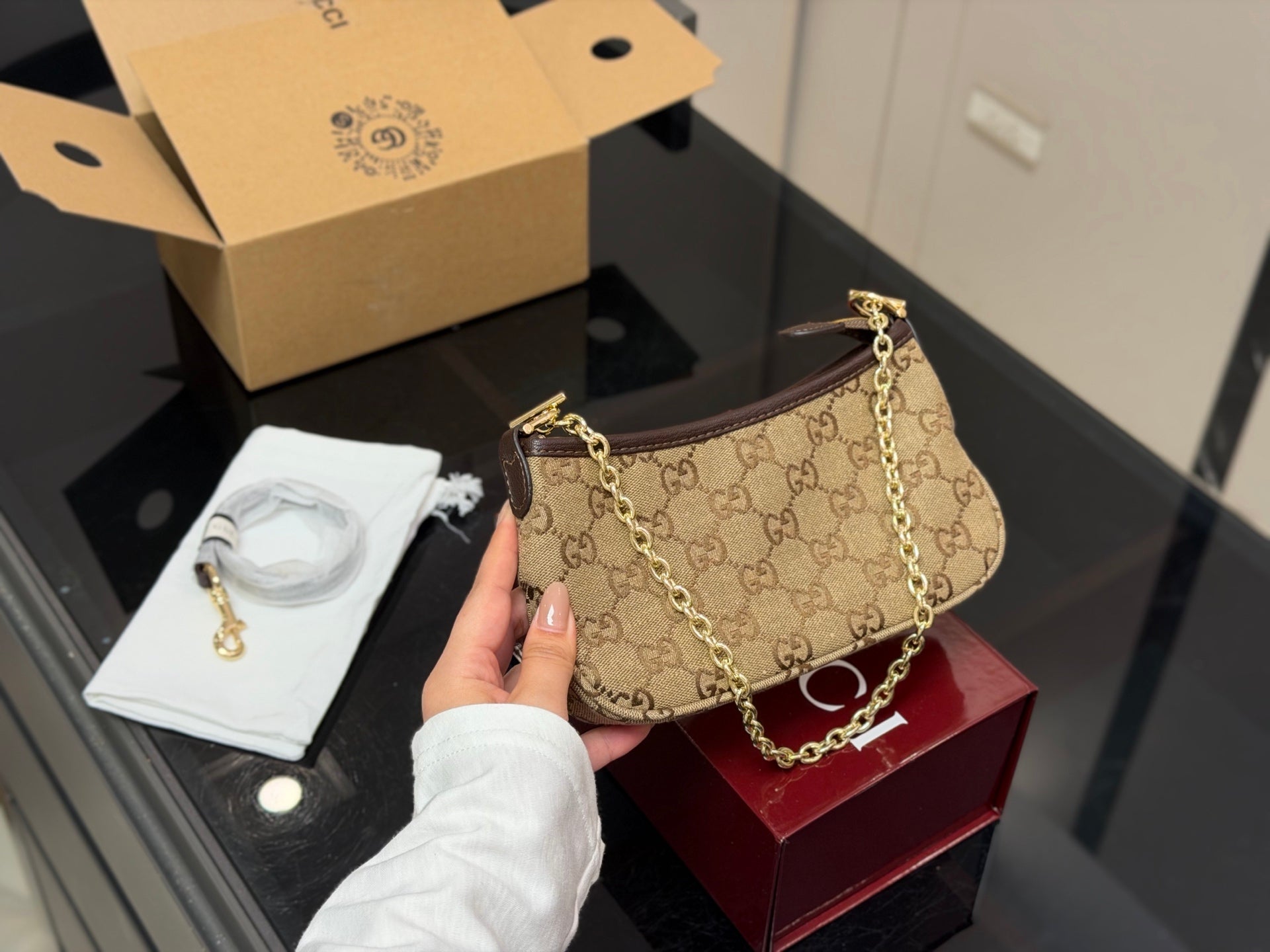 High-End Women's Fashion Handbags-20