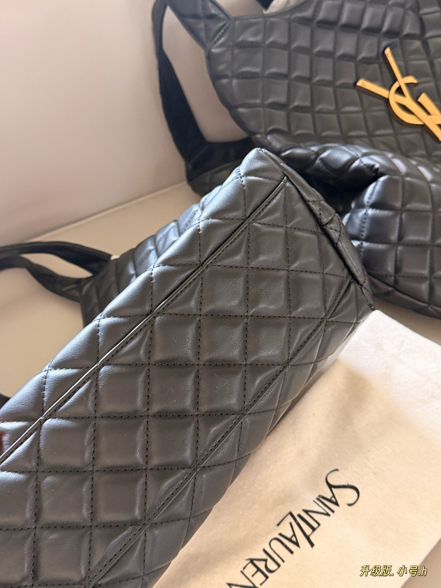Luxury and Contemporary-Luxury Handbags Crafted Exclusively for Elegant Ladies-4