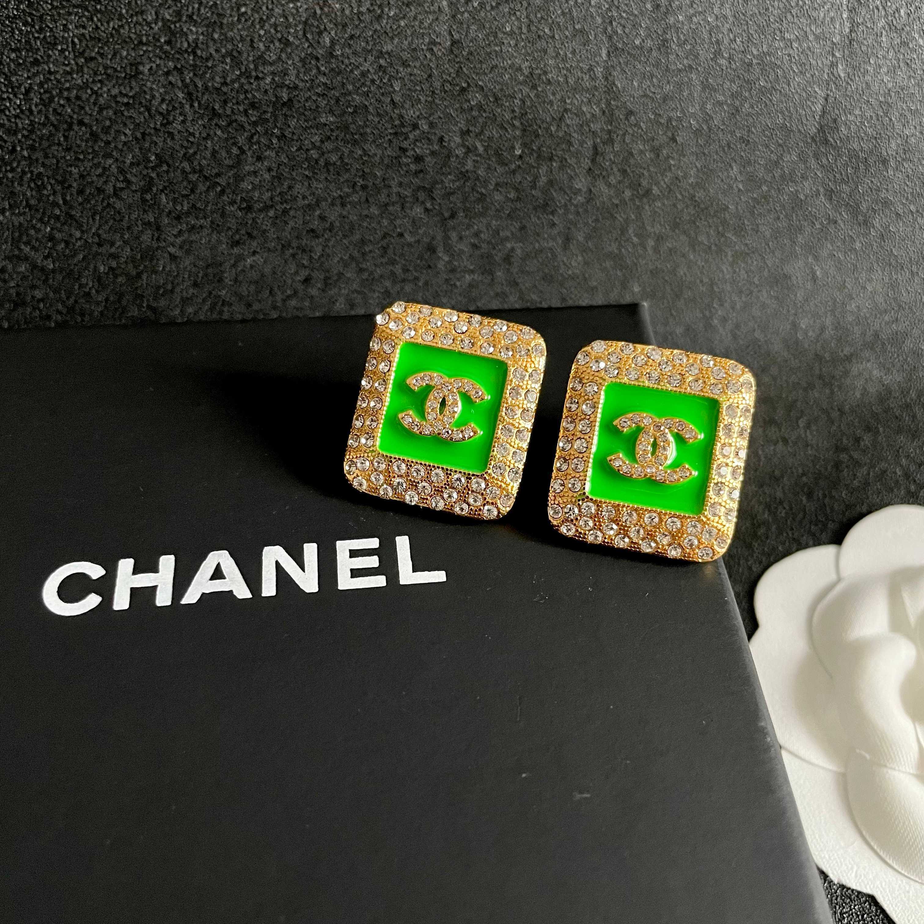 High-Quality Stud Earrings-150