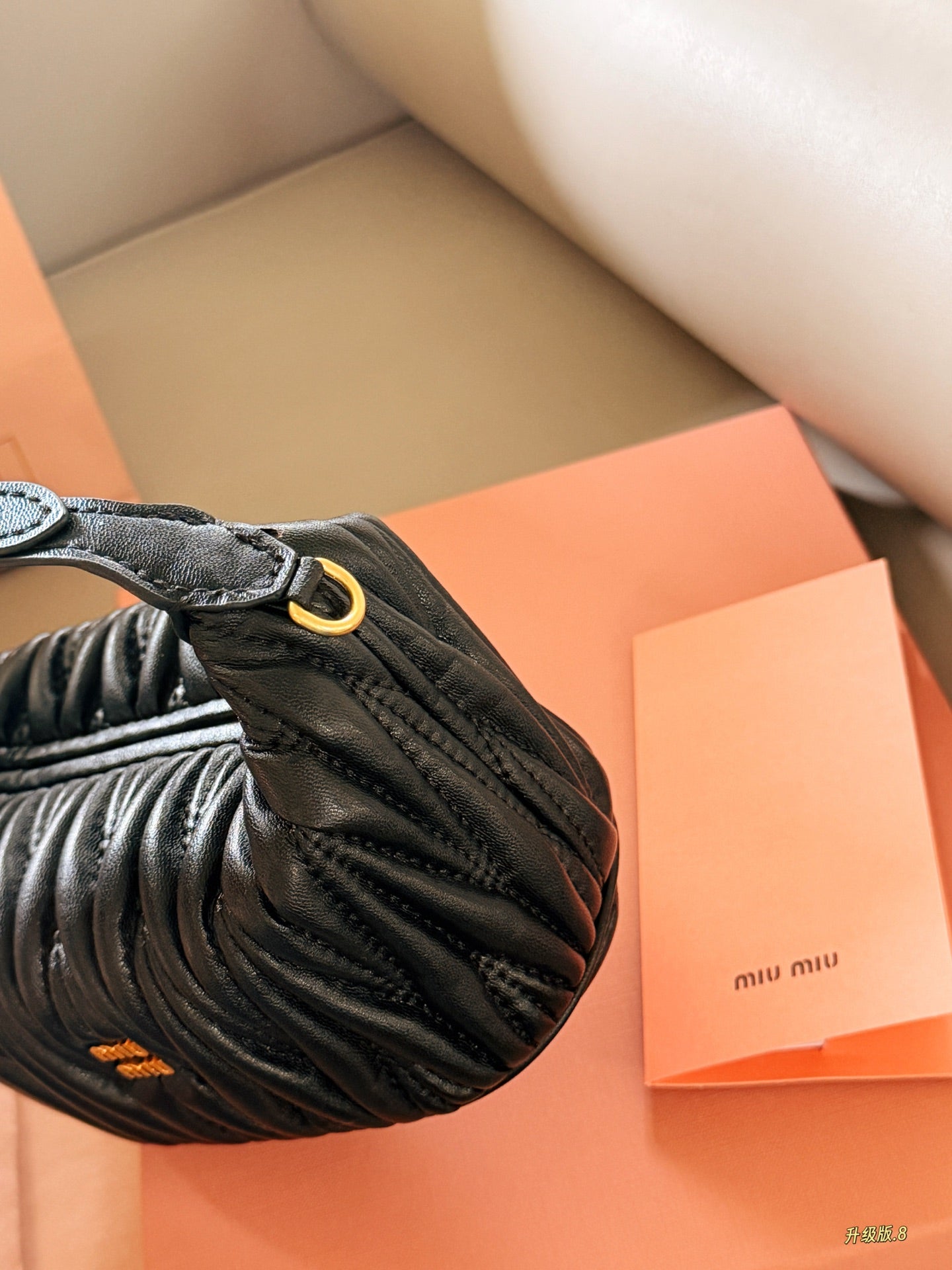 Luxury and Contemporary-Luxury Handbags Crafted Exclusively for Elegant Ladies-8