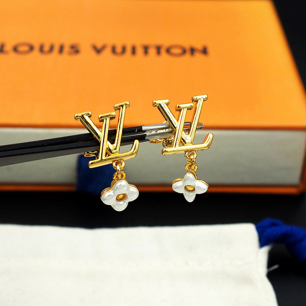 High-Quality Stud Earrings-4