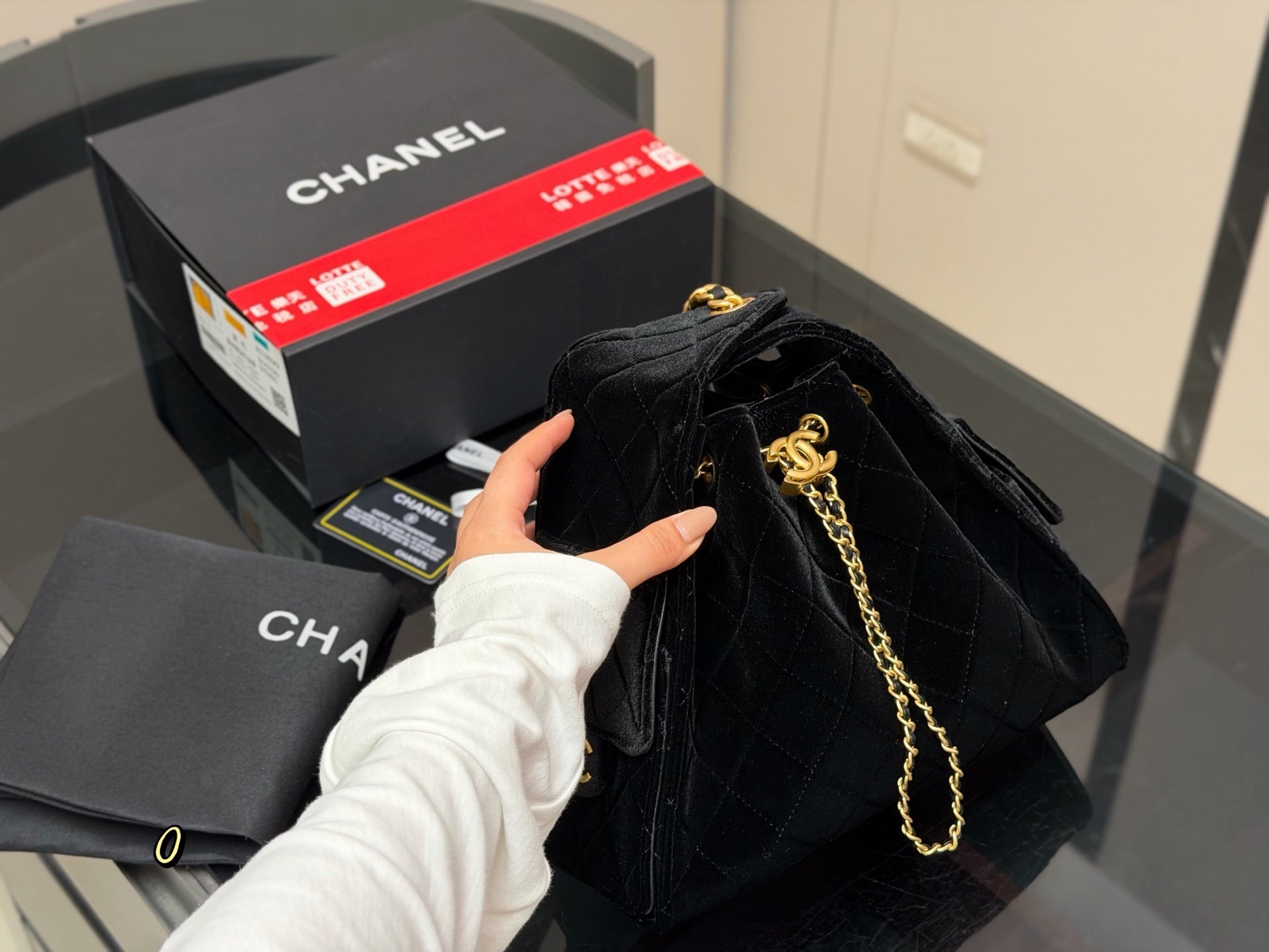High-End Women's Fashion Handbags-17