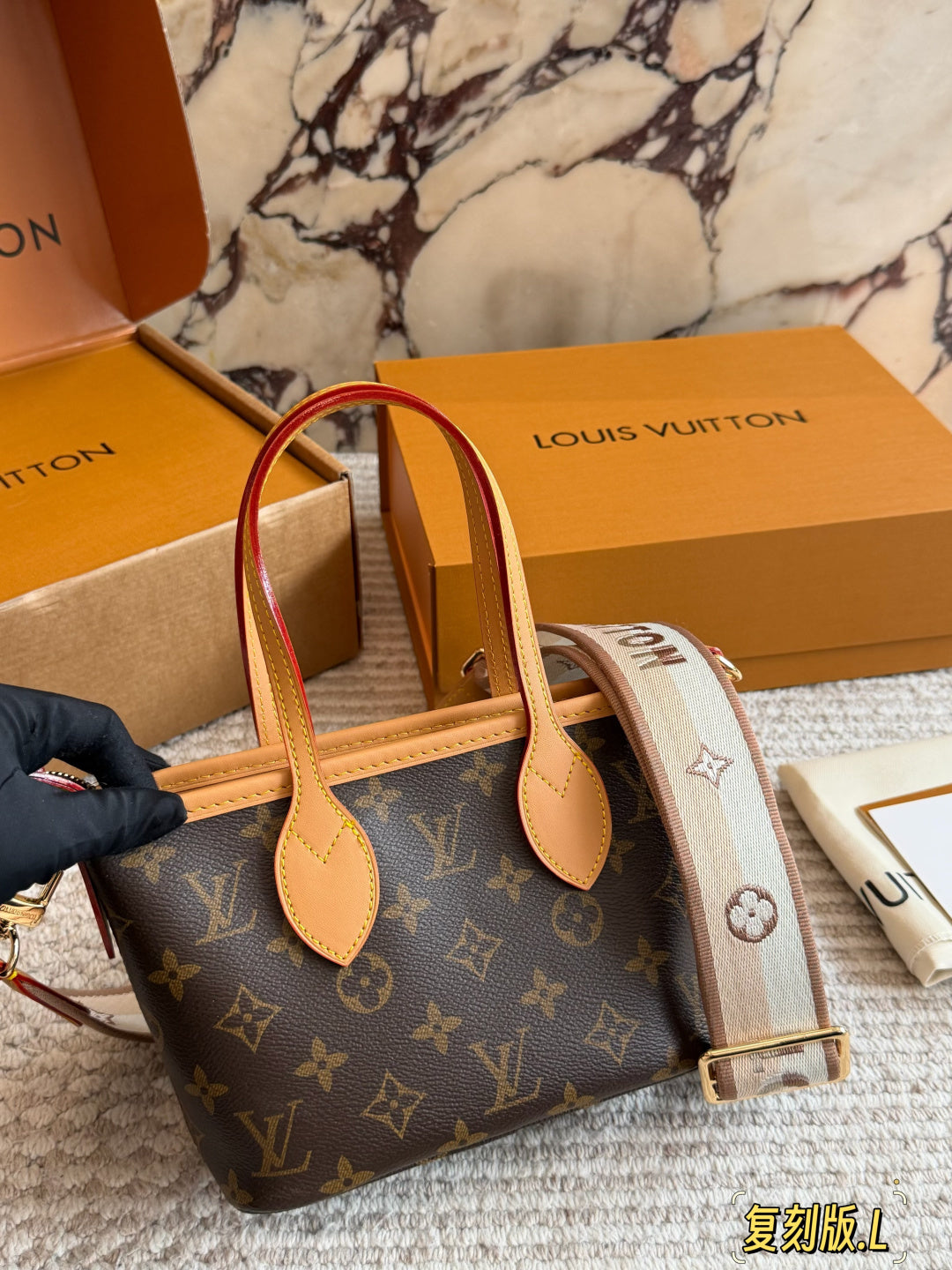 High-End Women's Fashion Handbags-1