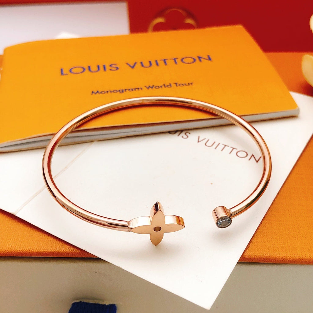 High-Quality Polished Bangle-ww