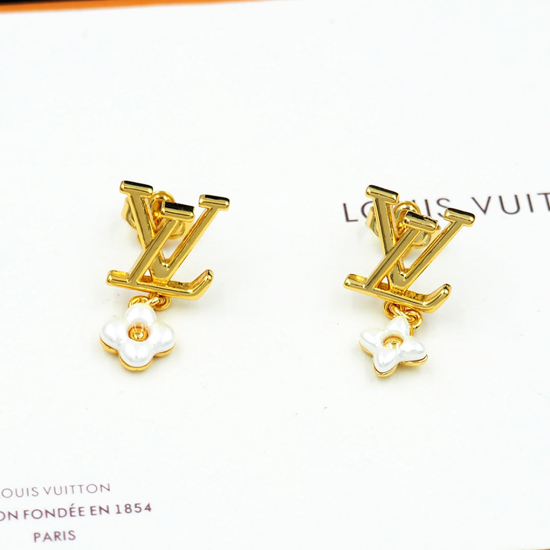 High-Quality Stud Earrings-4