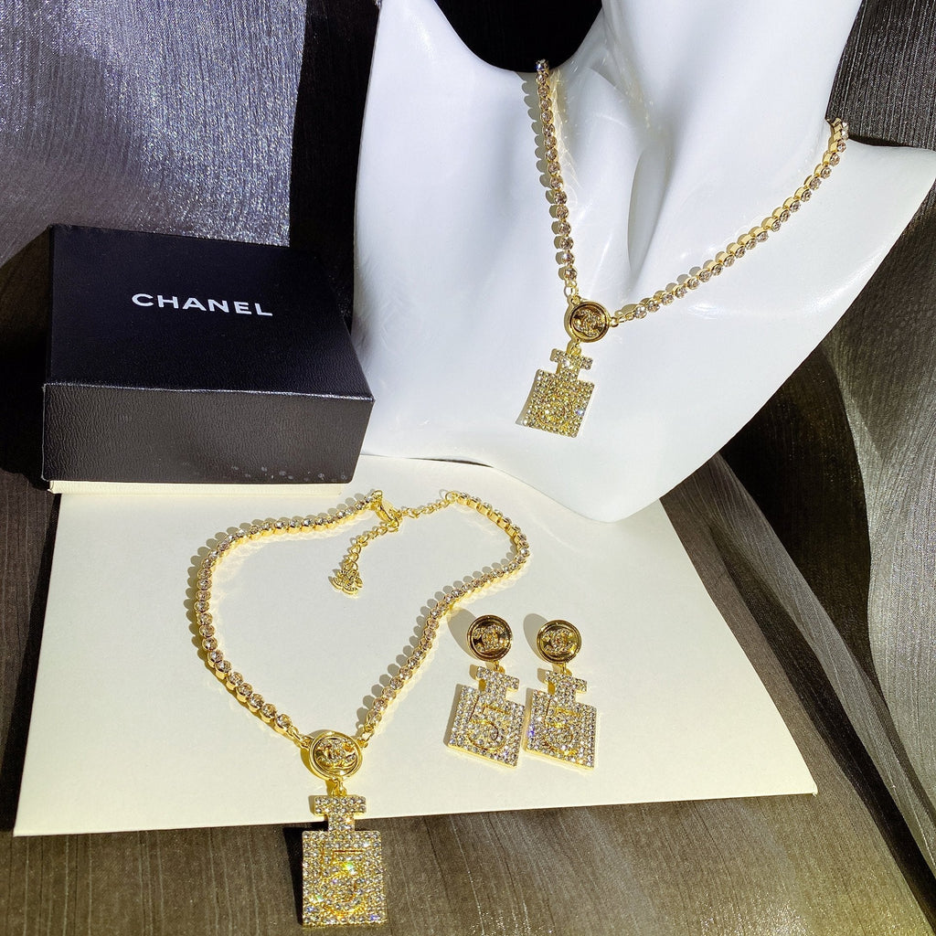 Luxury Diamond Pendant Necklace
