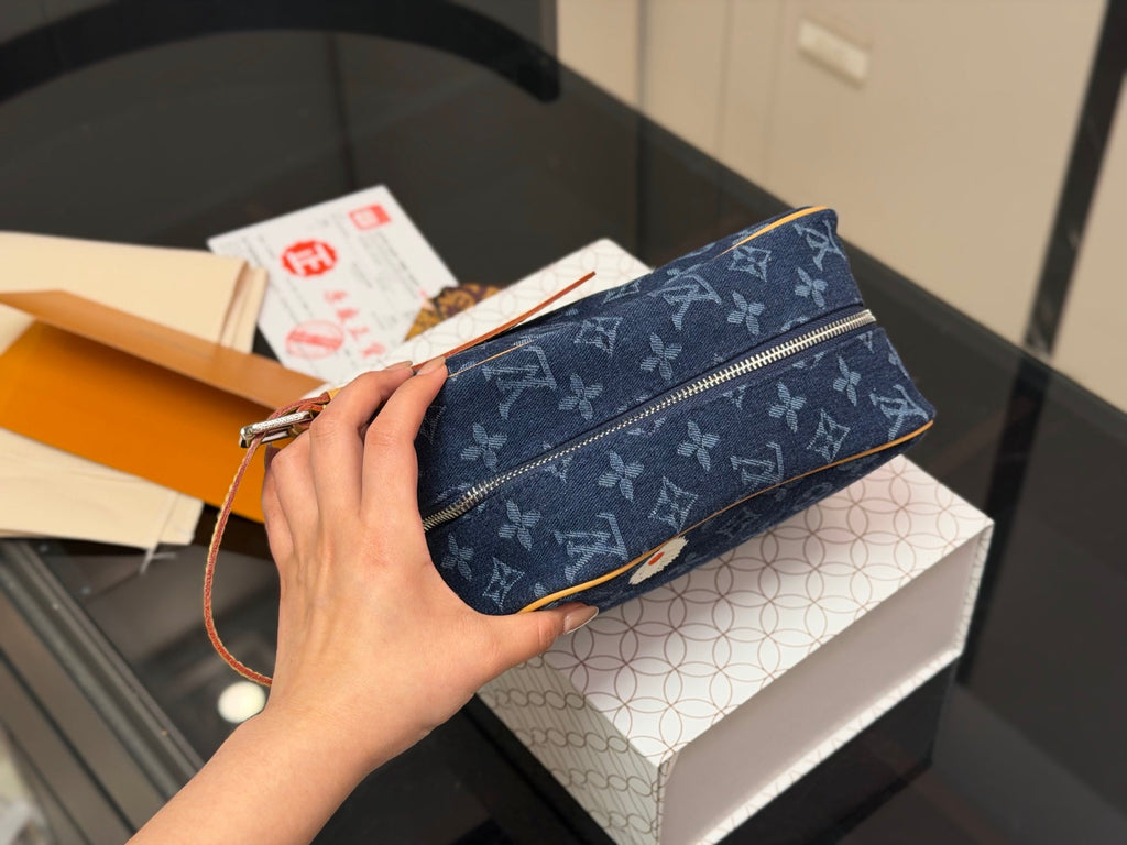 High-End Women's Fashion Handbags-15