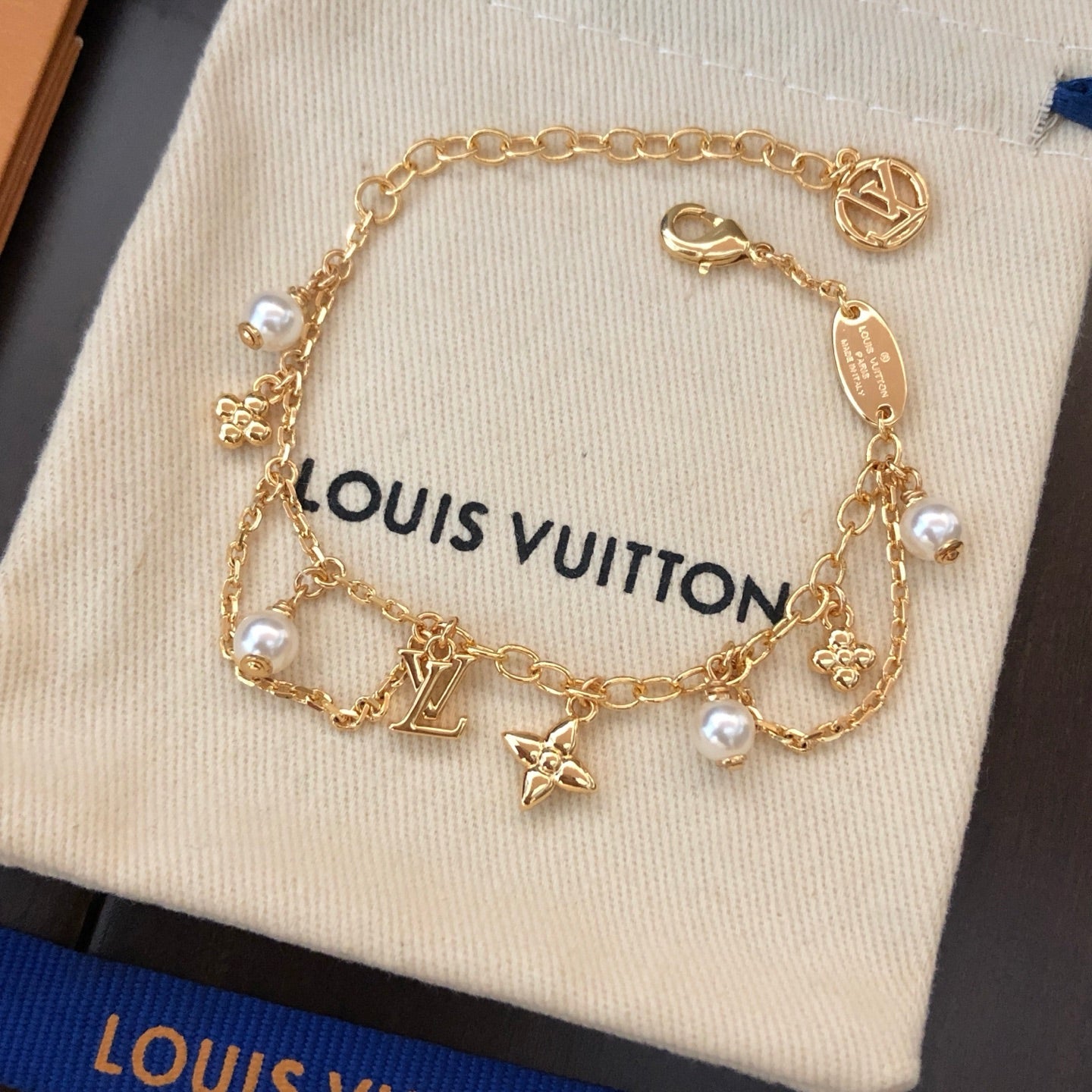 Golden Flower Pearl Bracelet & Necklace