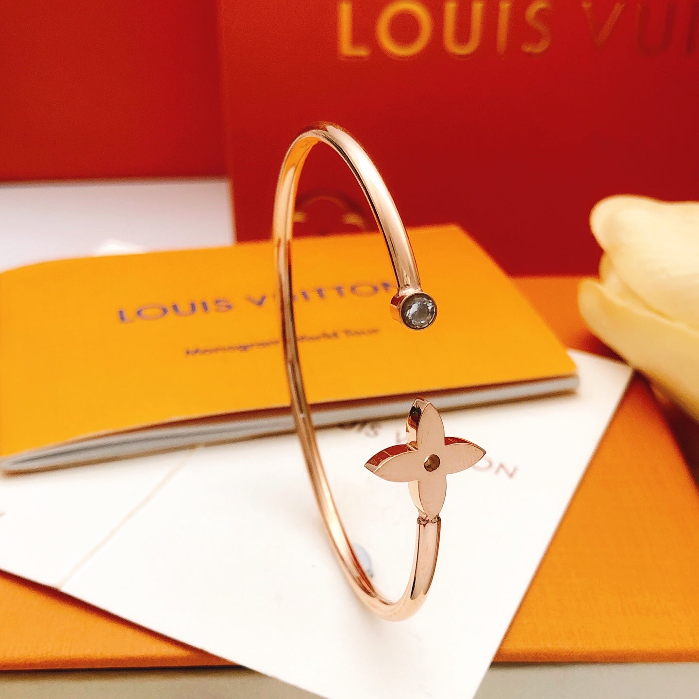 High-Quality Polished Bangle-ww