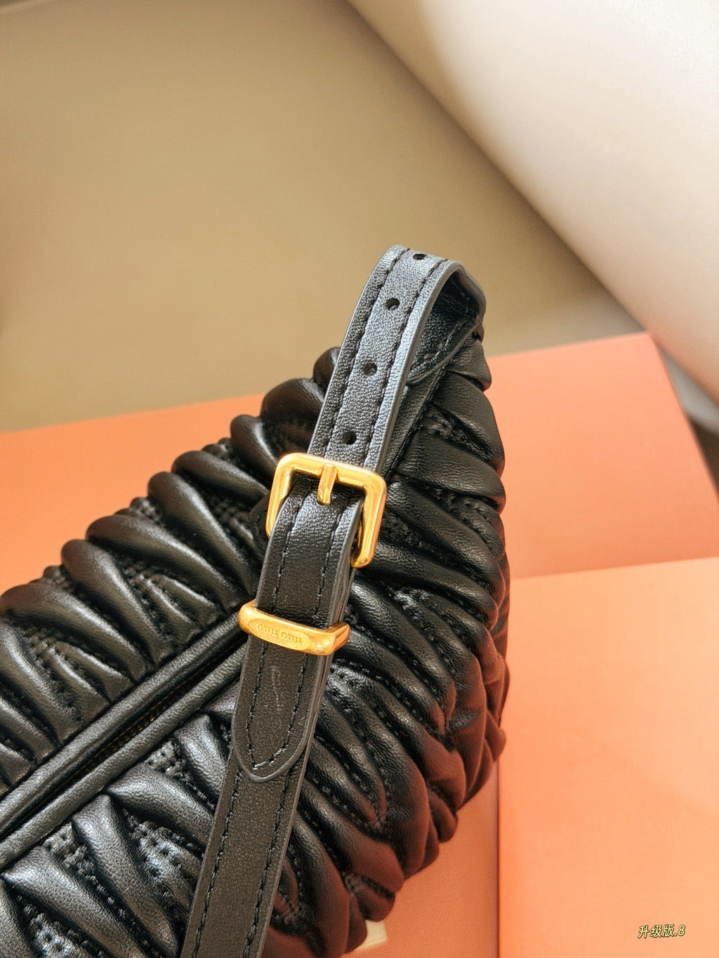 Luxury and Contemporary-Luxury Handbags Crafted Exclusively for Elegant Ladies-8