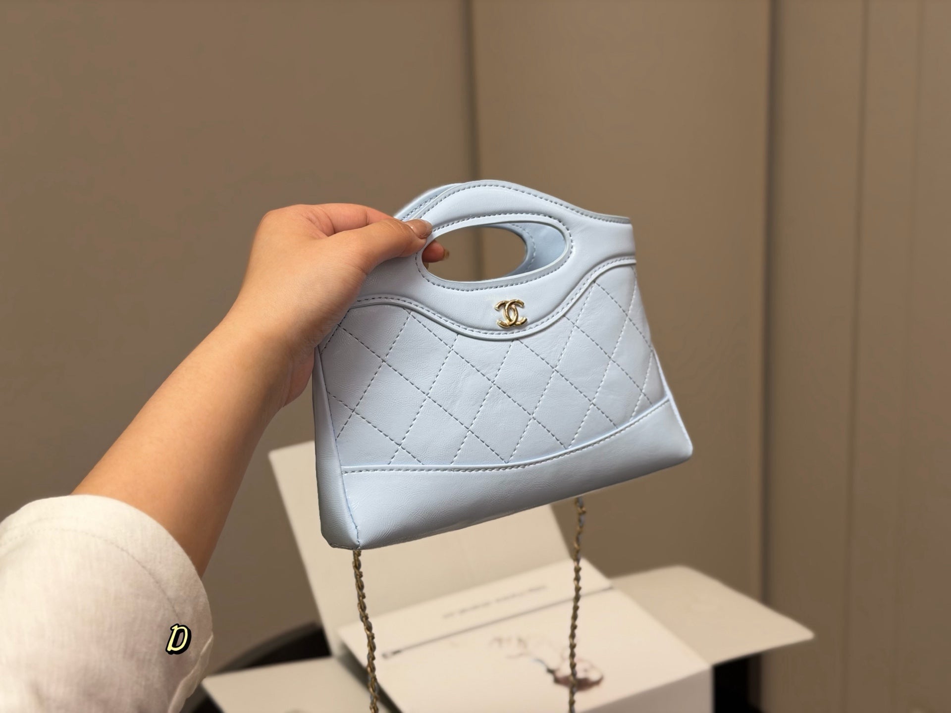 High-End Women's Fashion Handbags-27