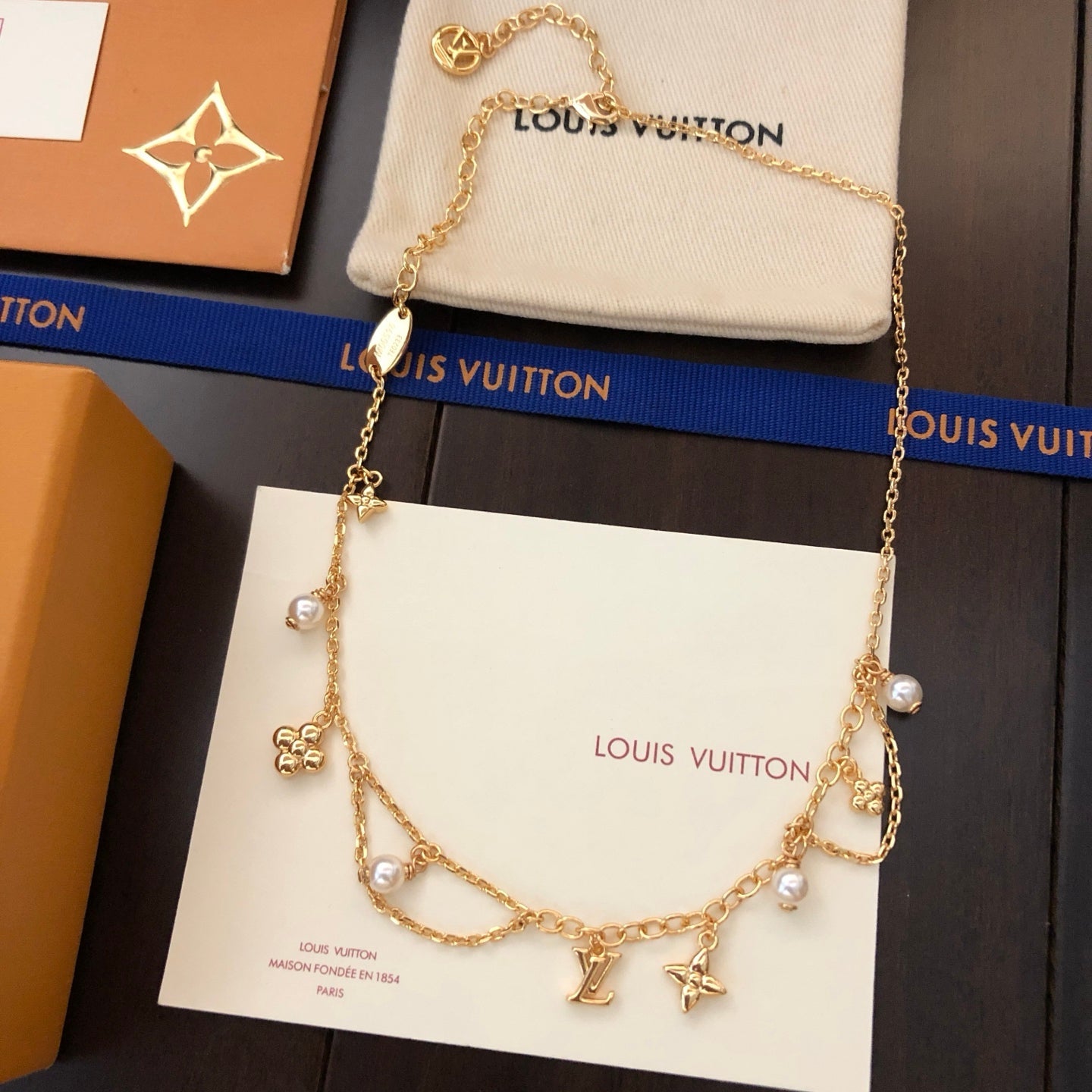 Golden Flower Pearl Bracelet & Necklace