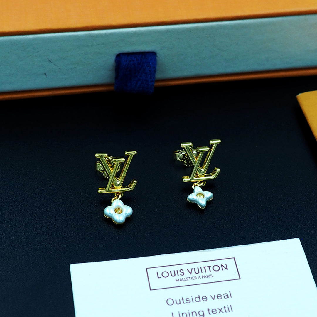 High-Quality Stud Earrings-4