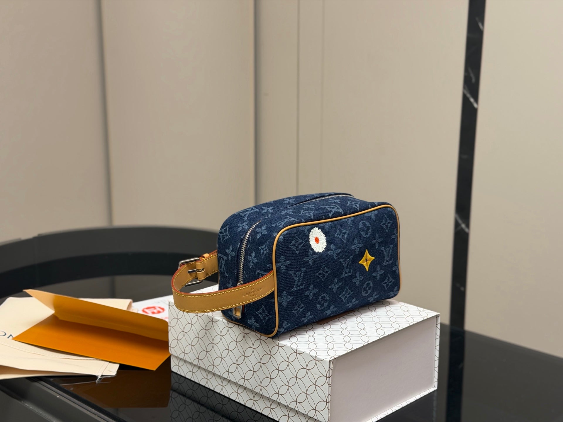 High-End Women's Fashion Handbags-15