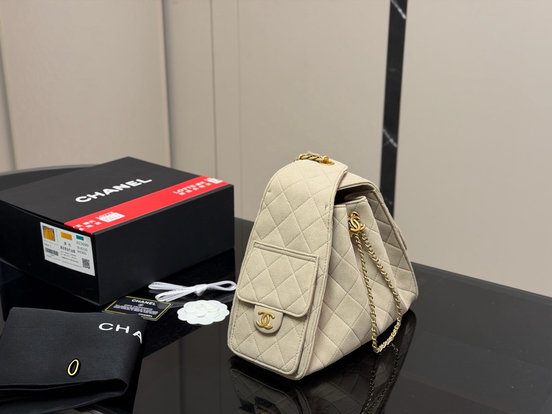 High-End Women's Fashion Handbags-17