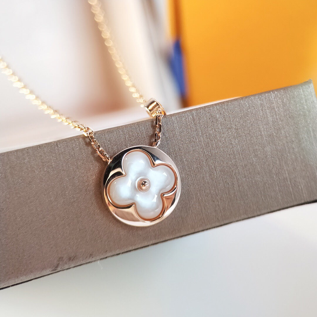 High-Quality Mother-of-Pearl and Diamond Necklace
