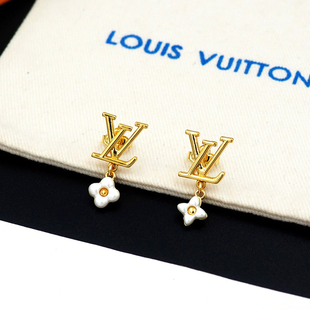High-Quality Stud Earrings-4