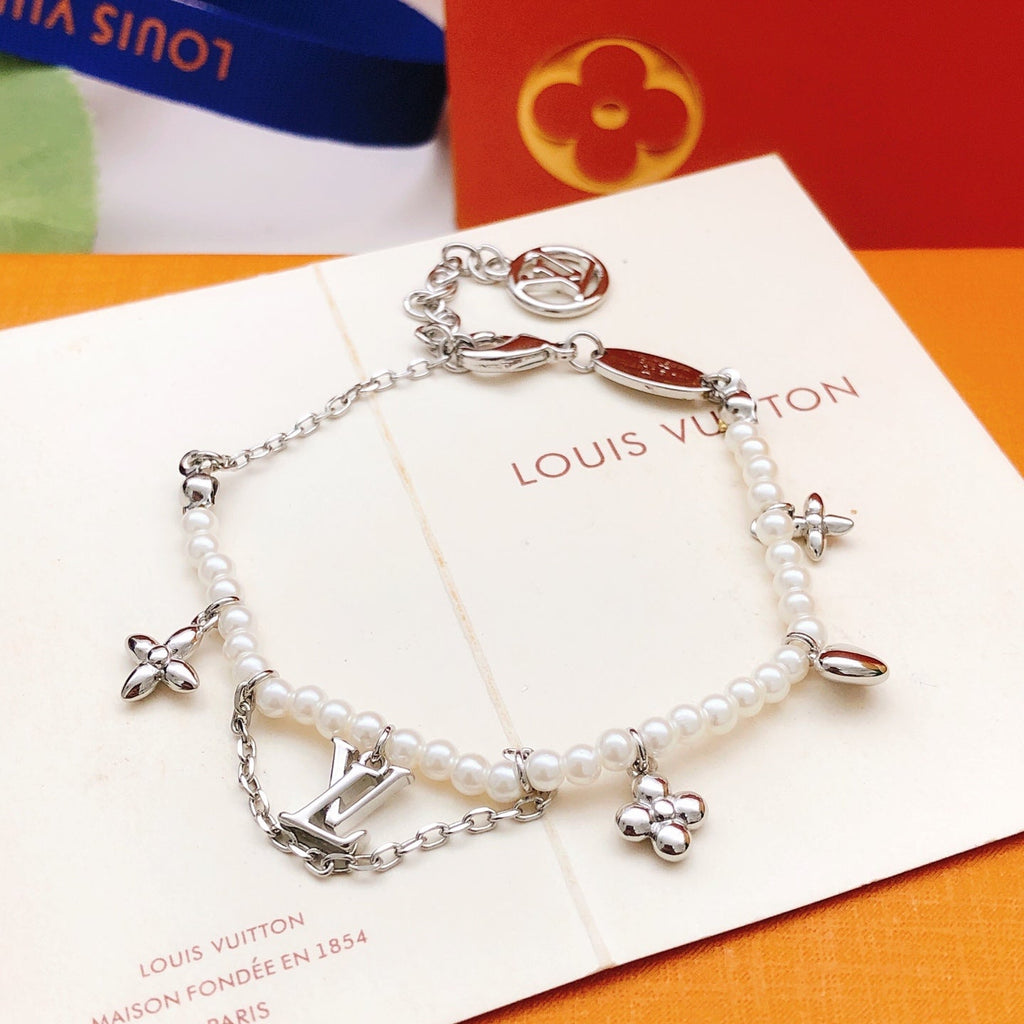 Pearl Heart Bracelet