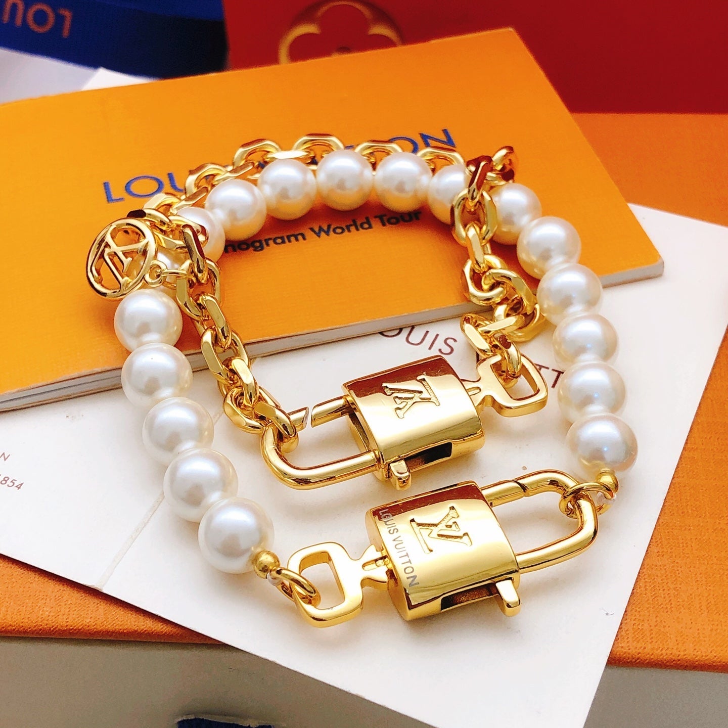 Double-Layer Pearl Bracelet with Clasp