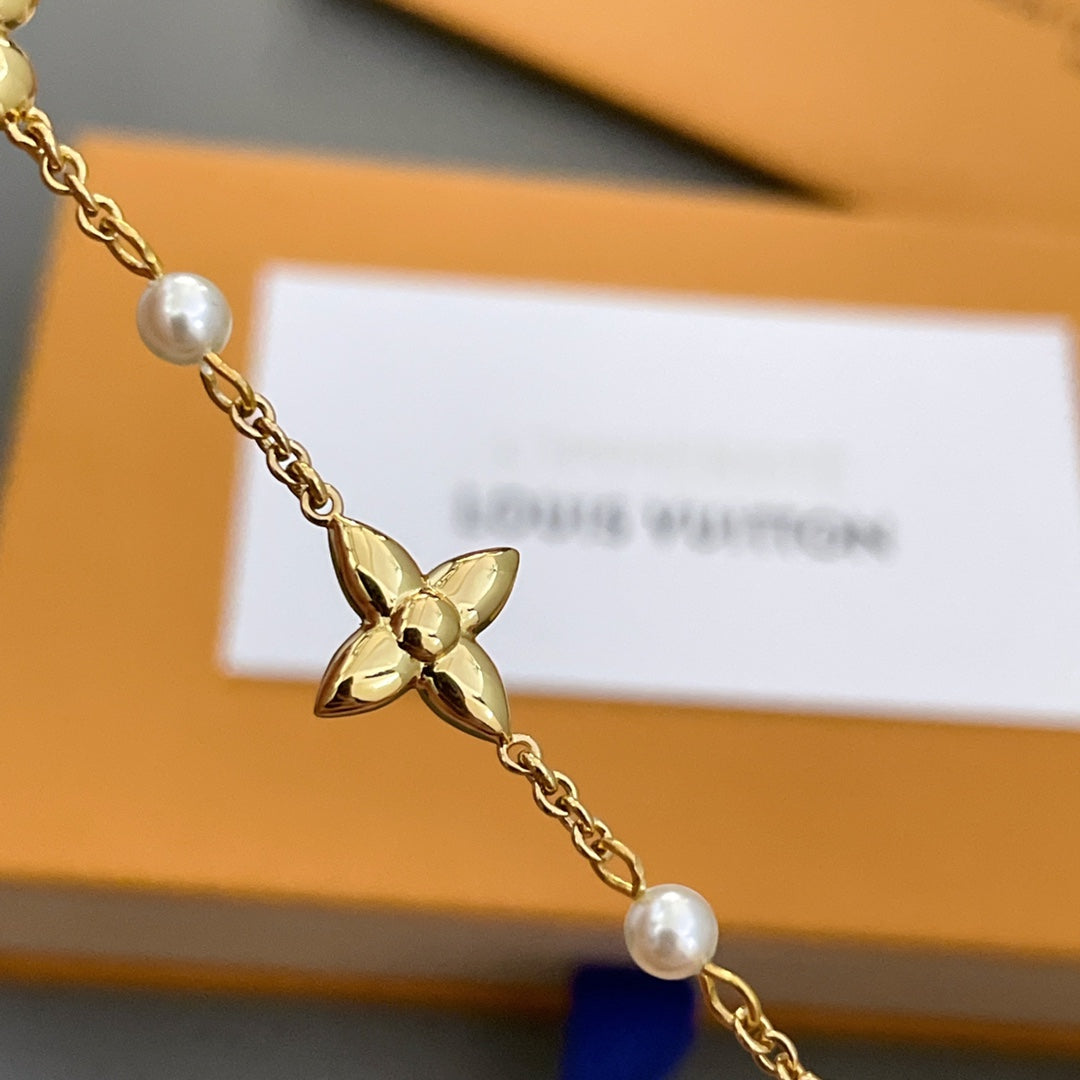High-Quality Gold-Flower Pearl Bracelet
