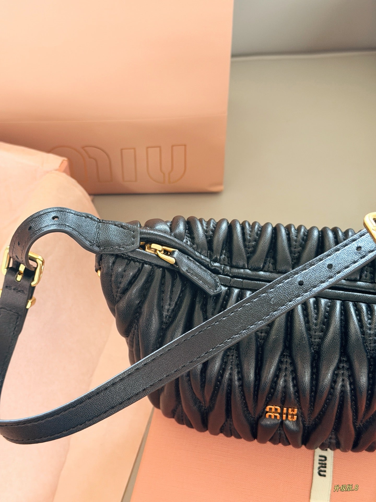 Luxury and Contemporary-Luxury Handbags Crafted Exclusively for Elegant Ladies-8