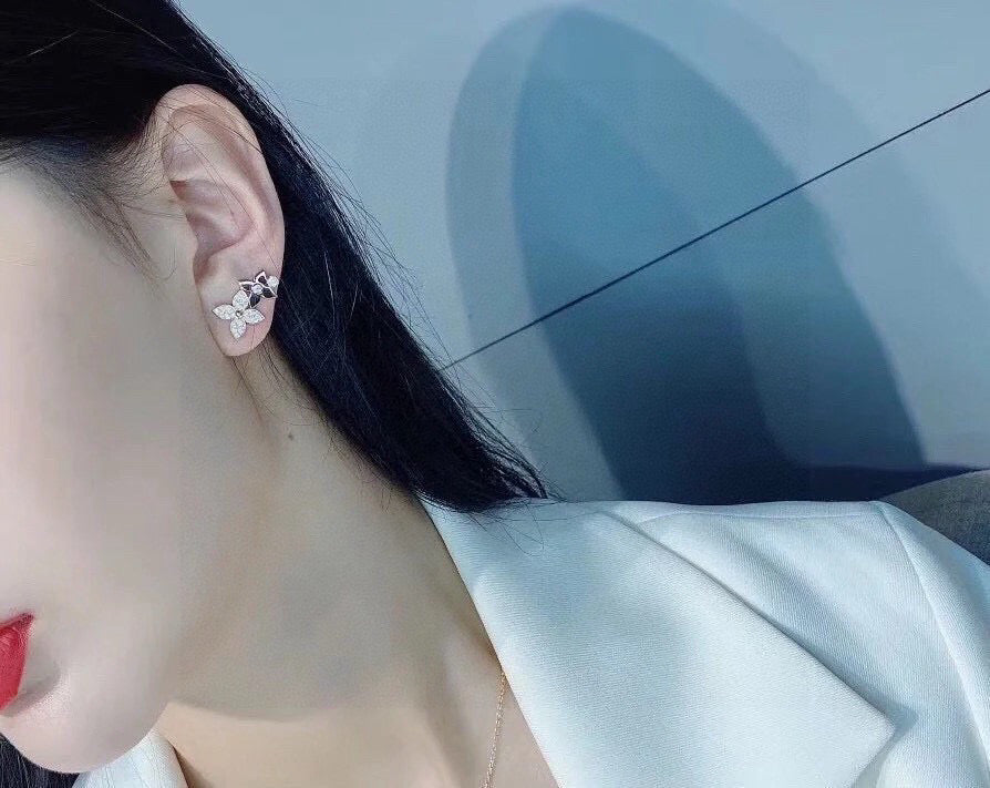 High-Quality, Classic, and Versatile Stud Earrings