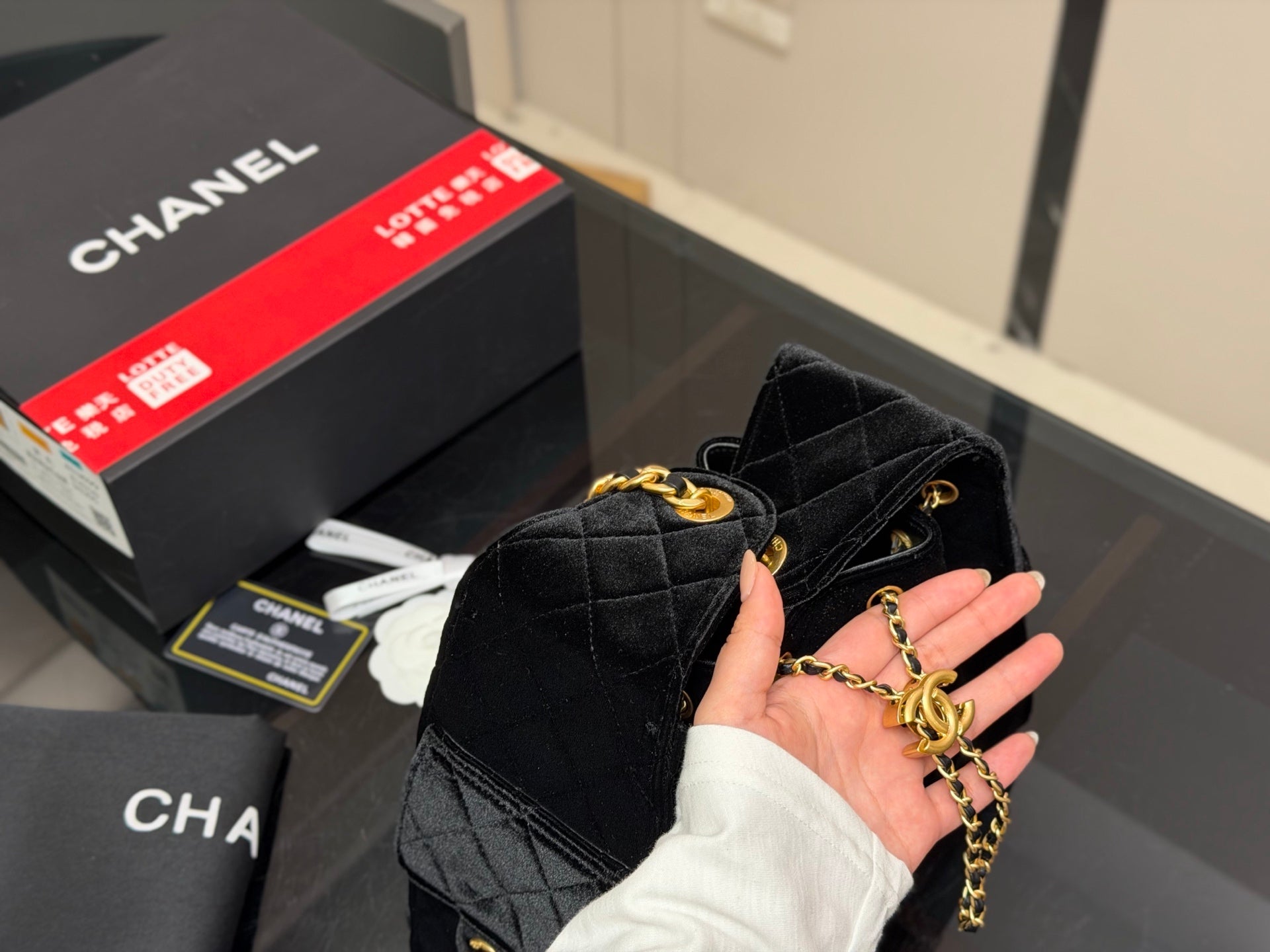High-End Women's Fashion Handbags-17