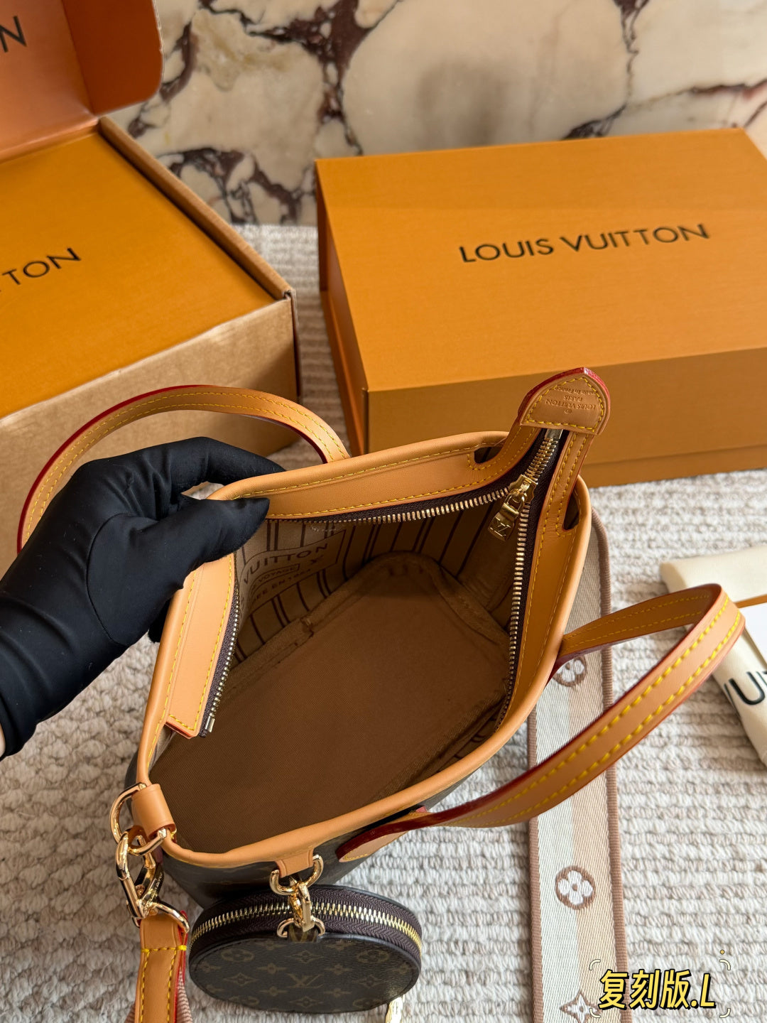 High-End Women's Fashion Handbags-1