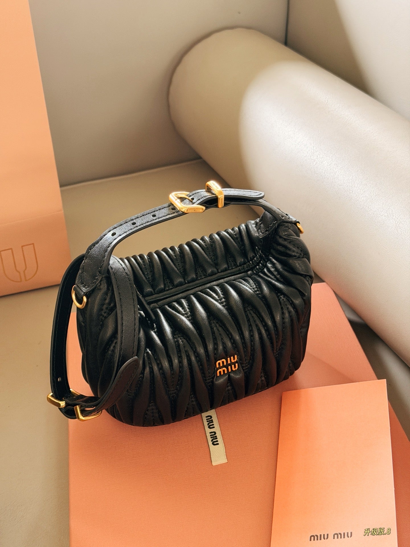 Luxury and Contemporary-Luxury Handbags Crafted Exclusively for Elegant Ladies-8