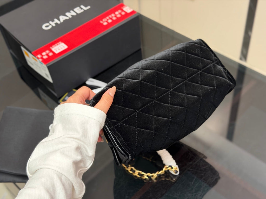 High-End Women's Fashion Handbags-17