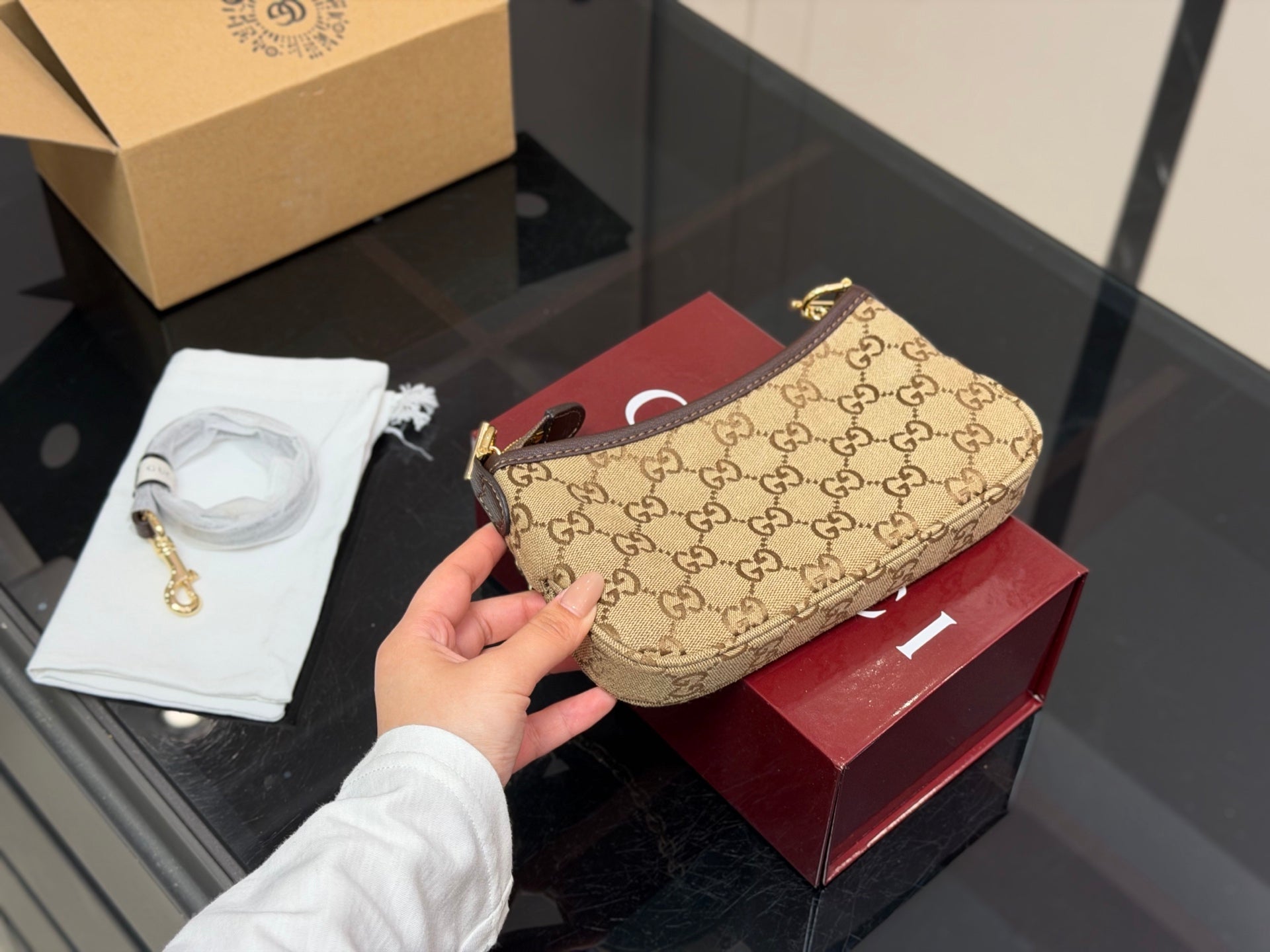 High-End Women's Fashion Handbags-20