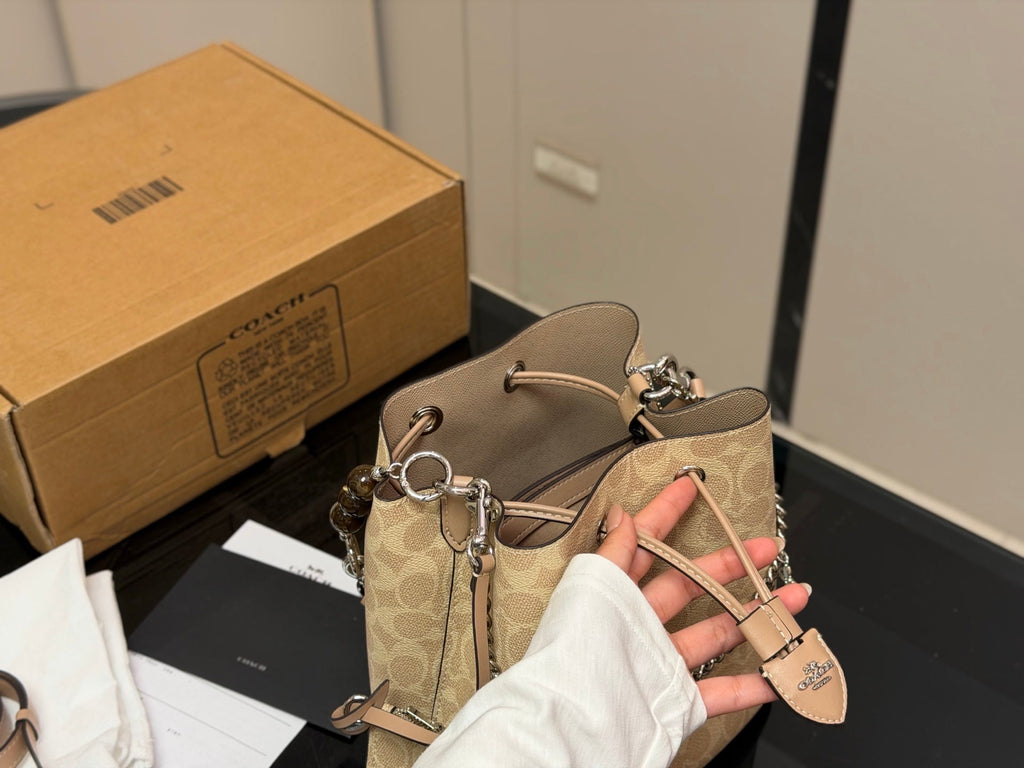 High-End Women's Fashion Handbags-21