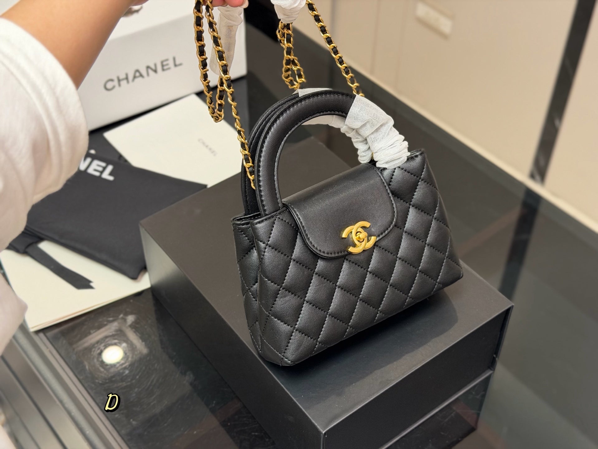 High-End Women's Fashion Handbags-29