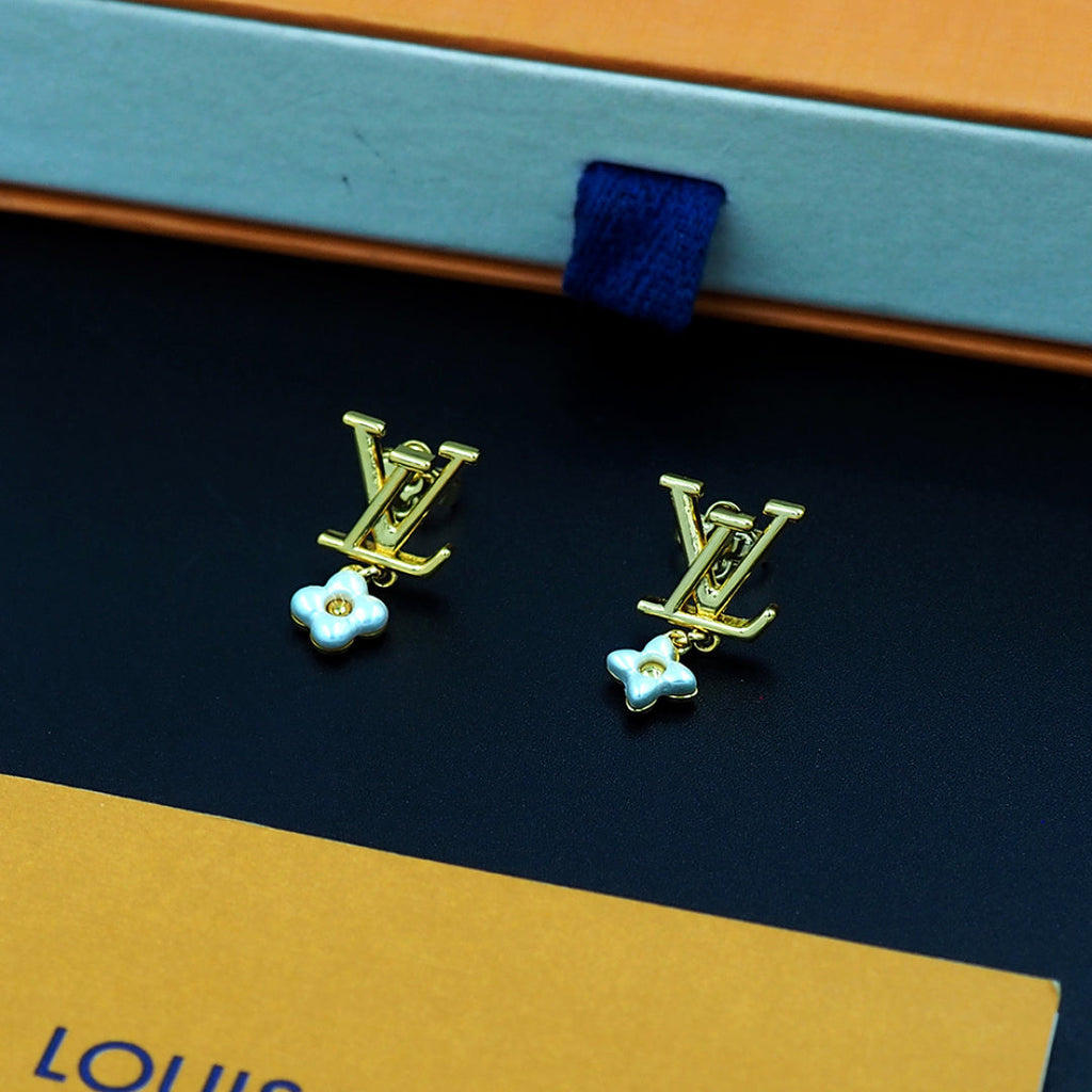 High-Quality Stud Earrings-4