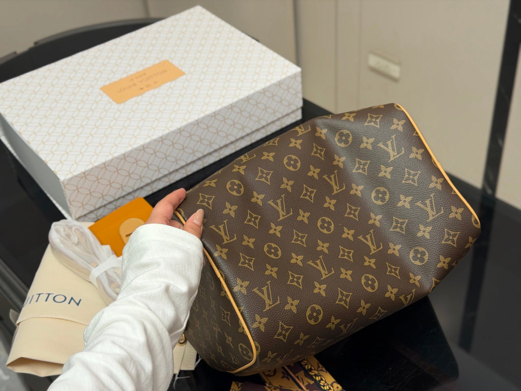 Premium Fashion Travel Bags-22