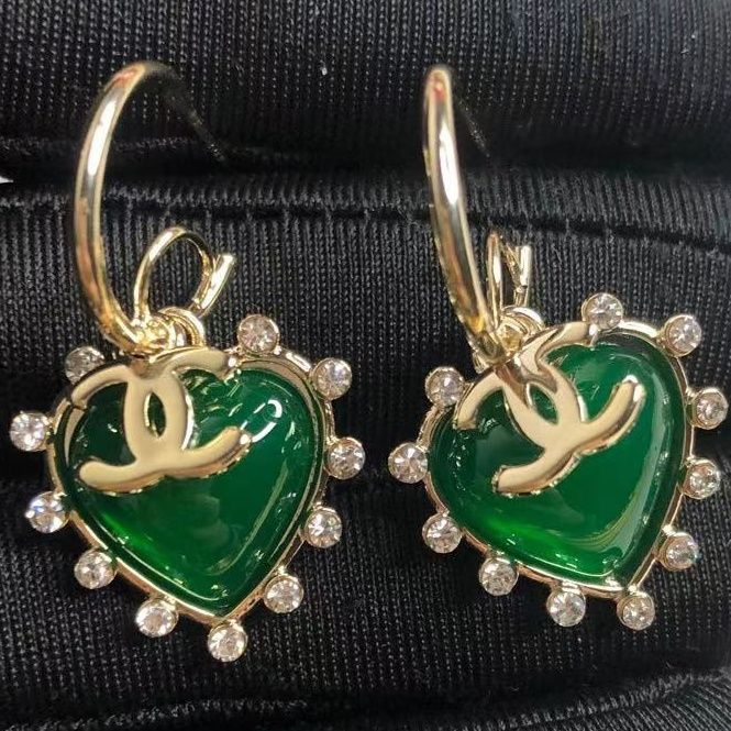 (C earrings) Small fragrant vintage earrings