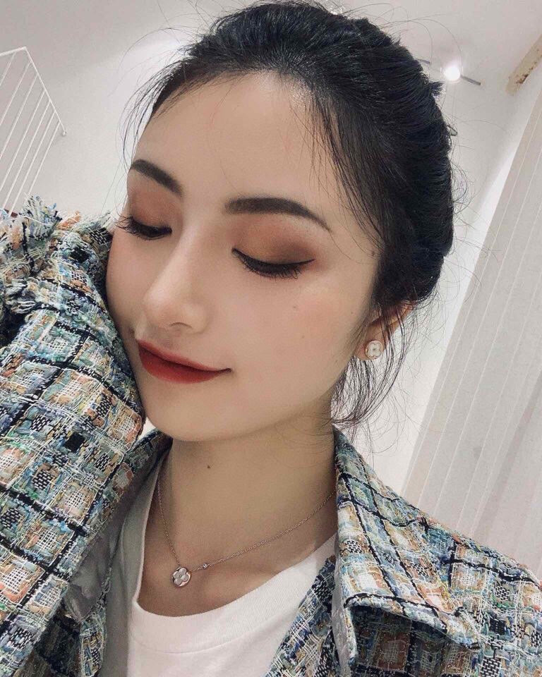 High-Quality Mother-of-Pearl and Diamond Necklace