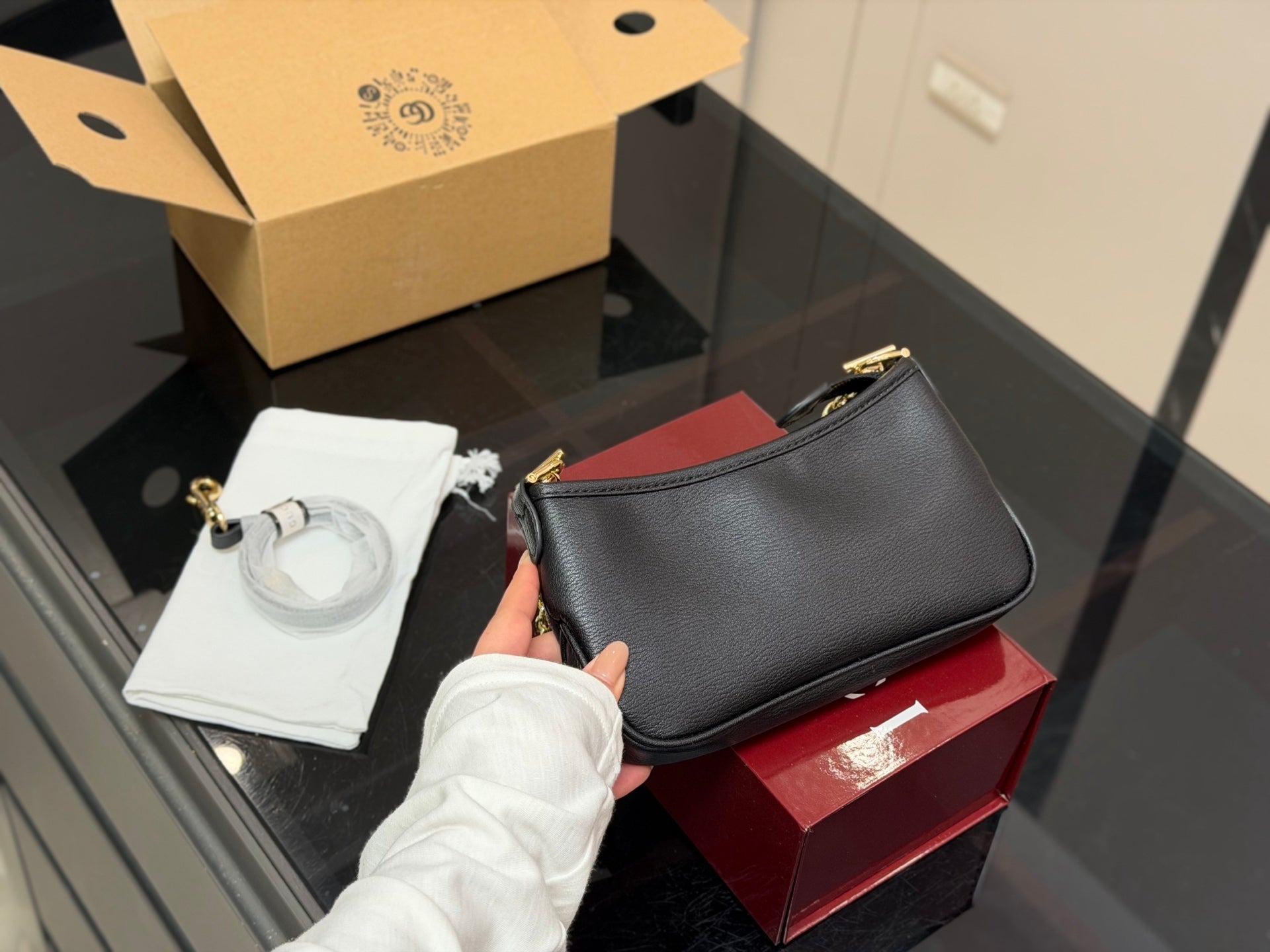 High-End Women's Fashion Handbags-19