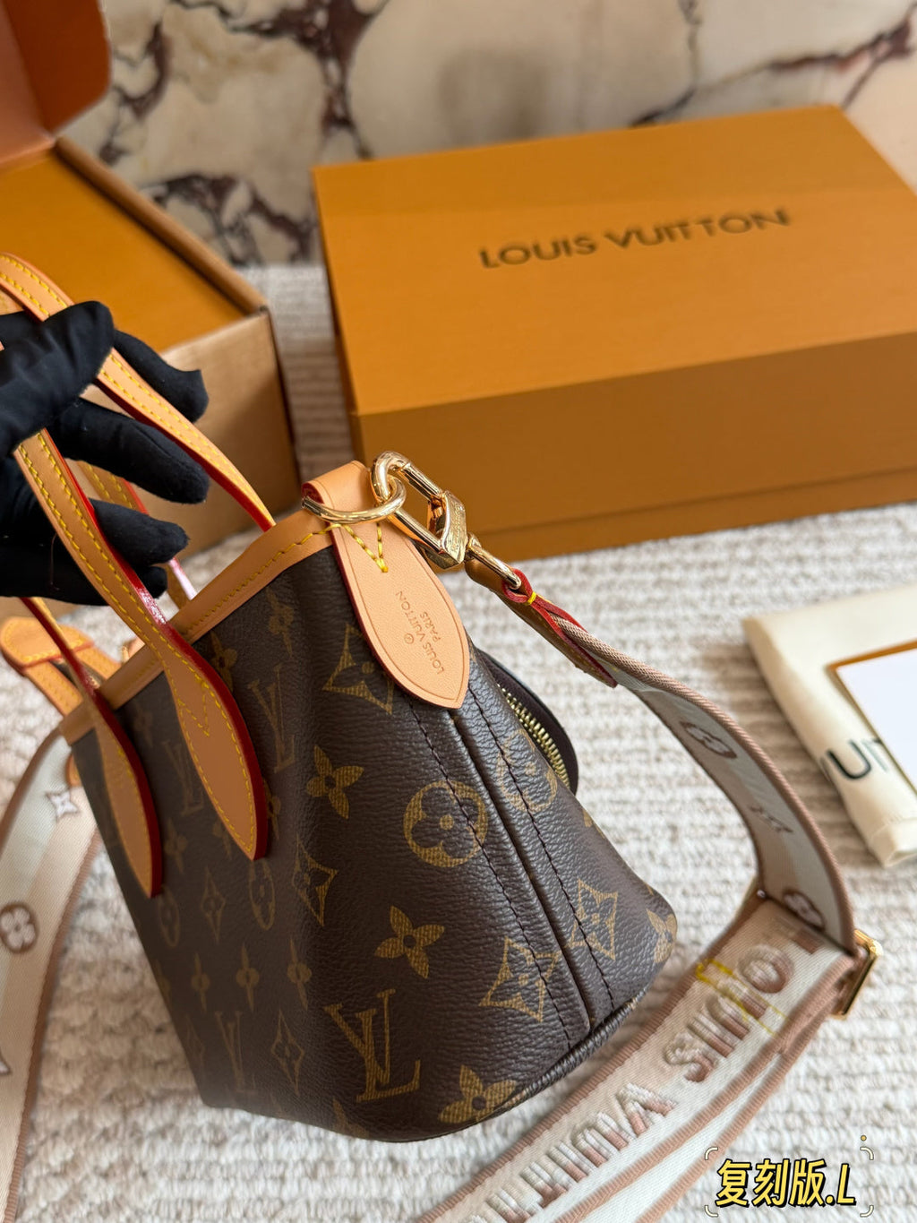 High-End Women's Fashion Handbags-1