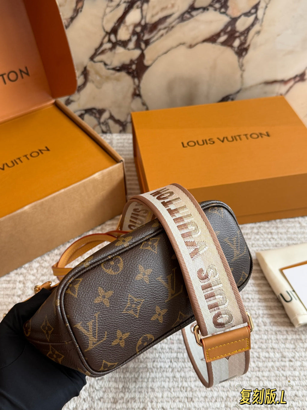 High-End Women's Fashion Handbags-1